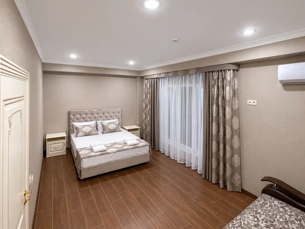 Ольгинка: Меблированные комнаты Elegant Hotel Resort