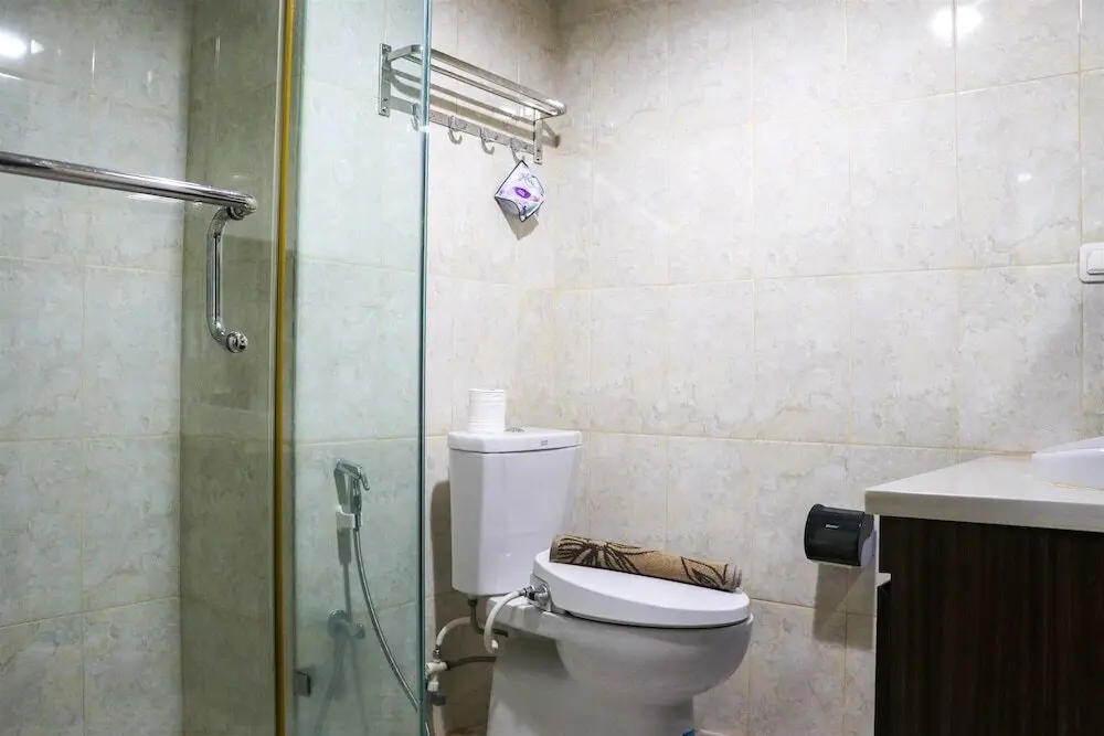 Джакарта: Homey And Cozy Living Studio At Tamansari The Hive Apartment