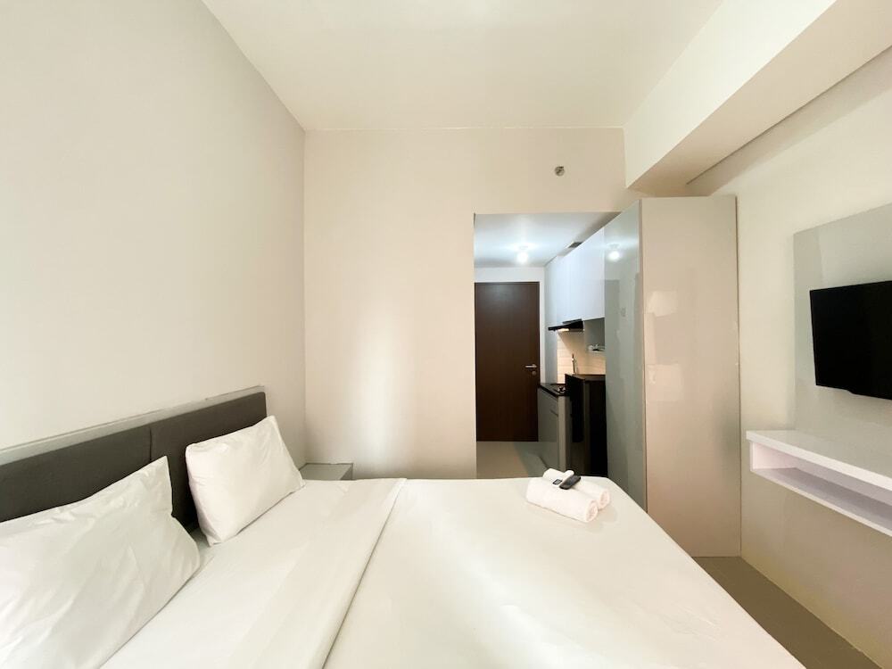 Бекаси: Nice And Cozy Studio At Transpark Juanda Bekasi Timur Apartment