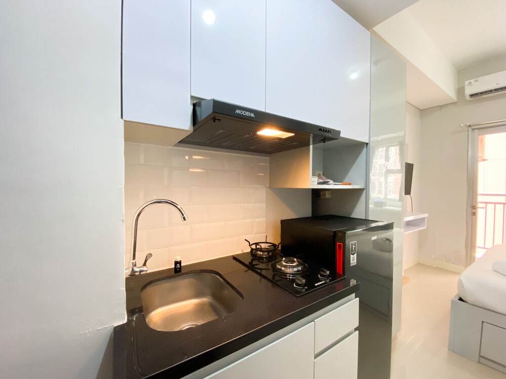 Бекаси: Nice And Cozy Studio At Transpark Juanda Bekasi Timur Apartment