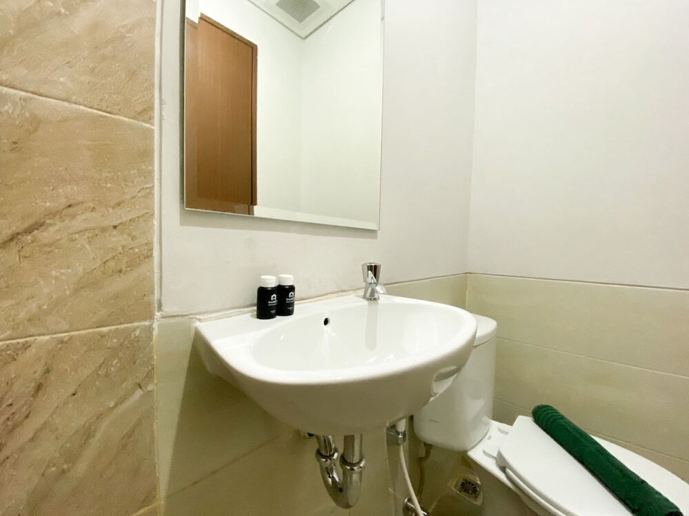 Бекаси: Nice And Cozy Studio At Transpark Juanda Bekasi Timur Apartment