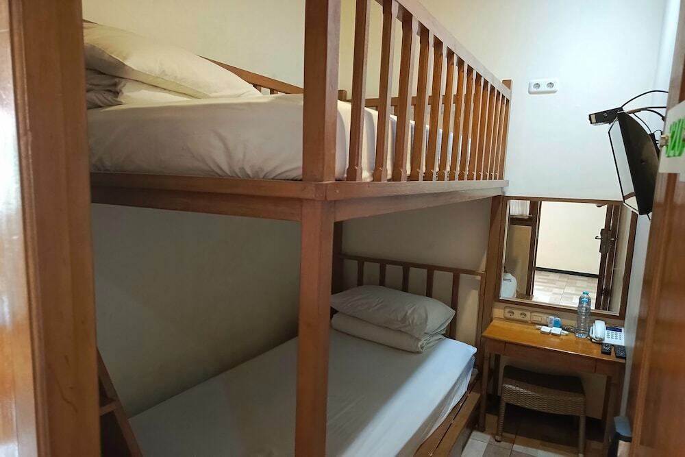 Маланг: Java Capsule Hotel