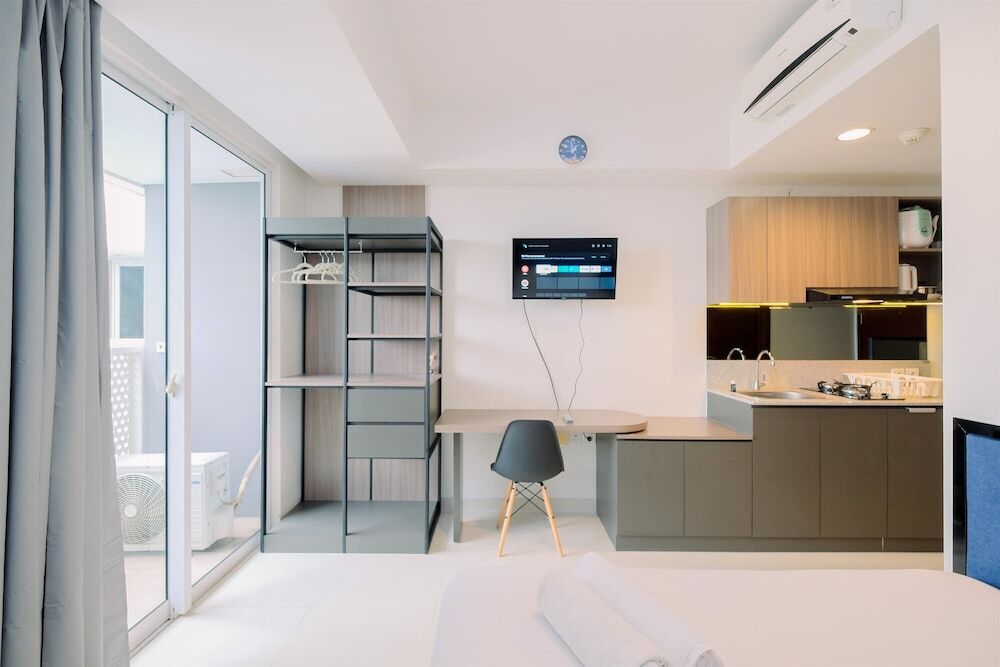 Джакарта: Homey And Wonderful Studio At West Vista Apartment