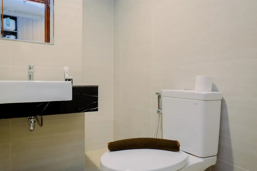 Джакарта: Homey And Wonderful Studio At West Vista Apartment