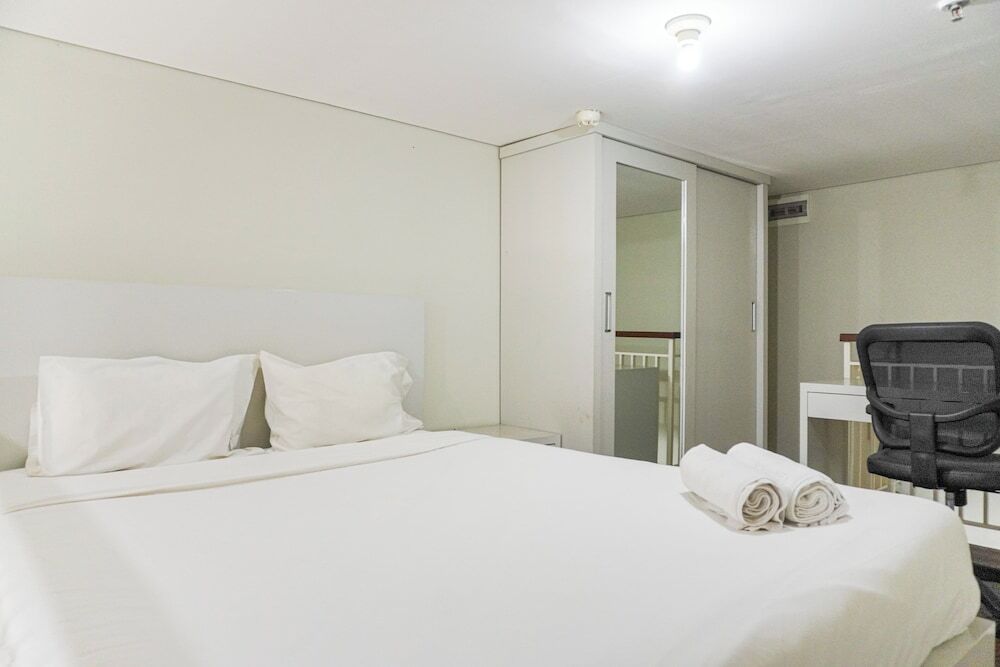 Джакарта: Good Deal Studio Loft At Nifarro Park Apartment