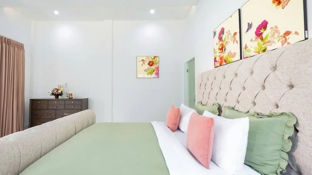 Керобокан: Luxurious Family 6 Br Villa in Seminyak Breakfast Include