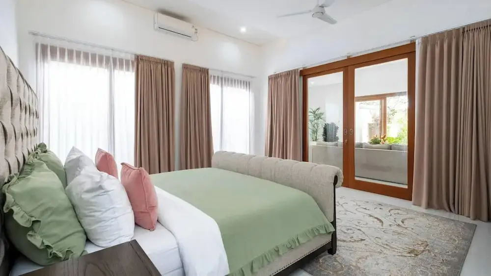 Керобокан: Luxurious Family 6 Br Villa in Seminyak Breakfast Include