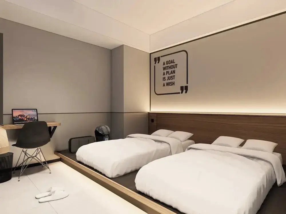 Джакарта: Fieris Izzy Hotel