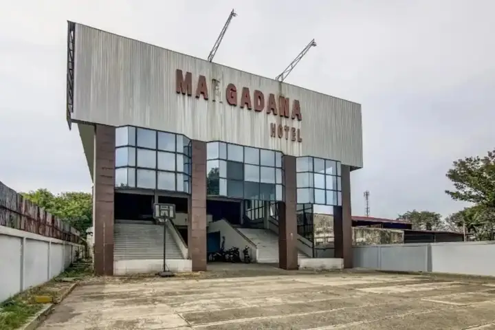 Тегал: Hotel Margadana