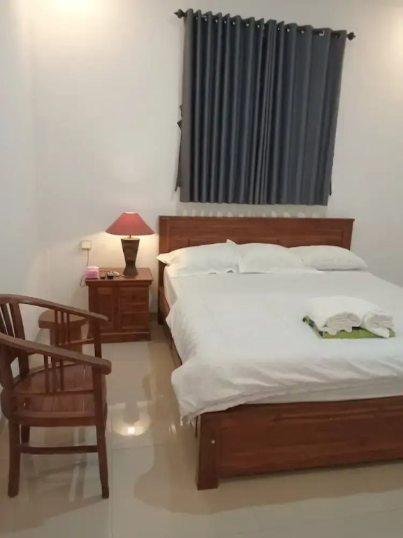 Сукавати: Sangkara Guest House