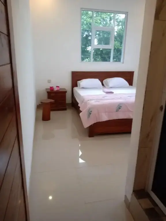 Сукавати: Sangkara Guest House