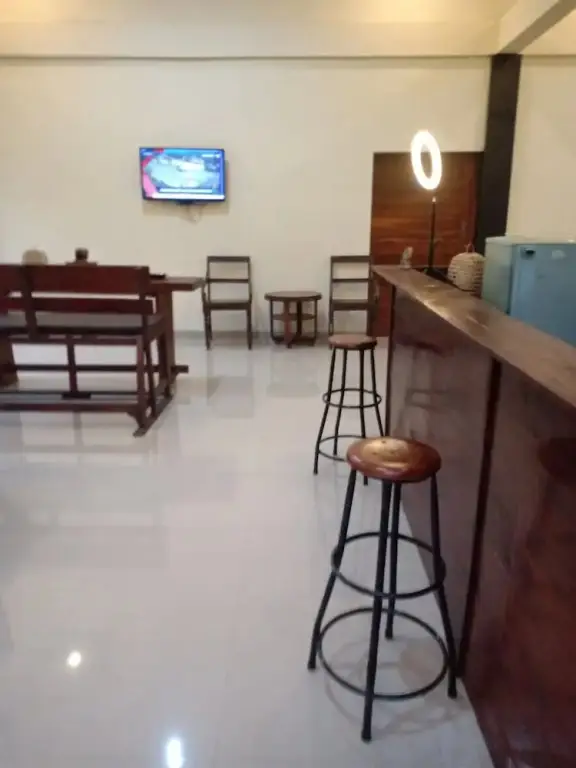 Сукавати: Sangkara Guest House