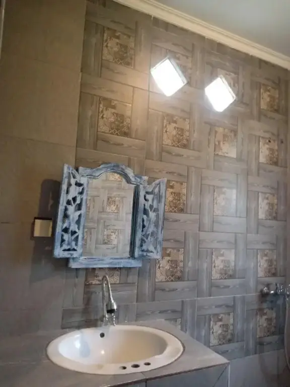 Сукавати: Sangkara Guest House