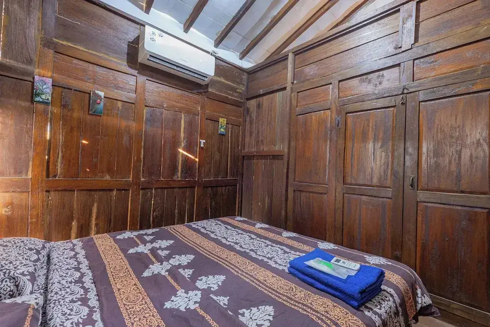 Парангтритис: Baron Beach Bungalow