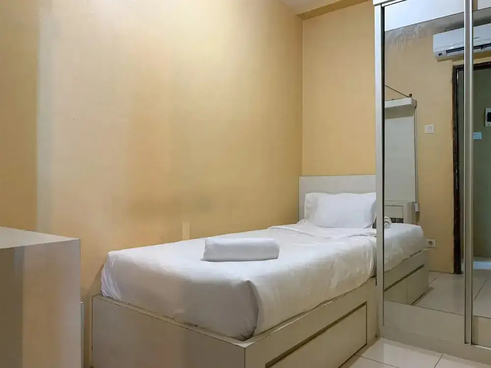 Джакарта: Warm And Cozy 2Br At Tifolia Apartment