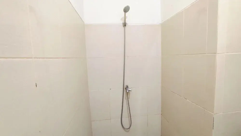 Сурабая: Best Value And Good Location Studio At Bale Hinggil Apartment