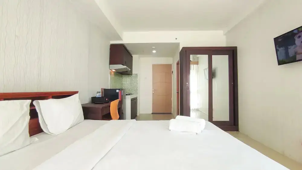 Сурабая: Best Value And Good Location Studio At Bale Hinggil Apartment