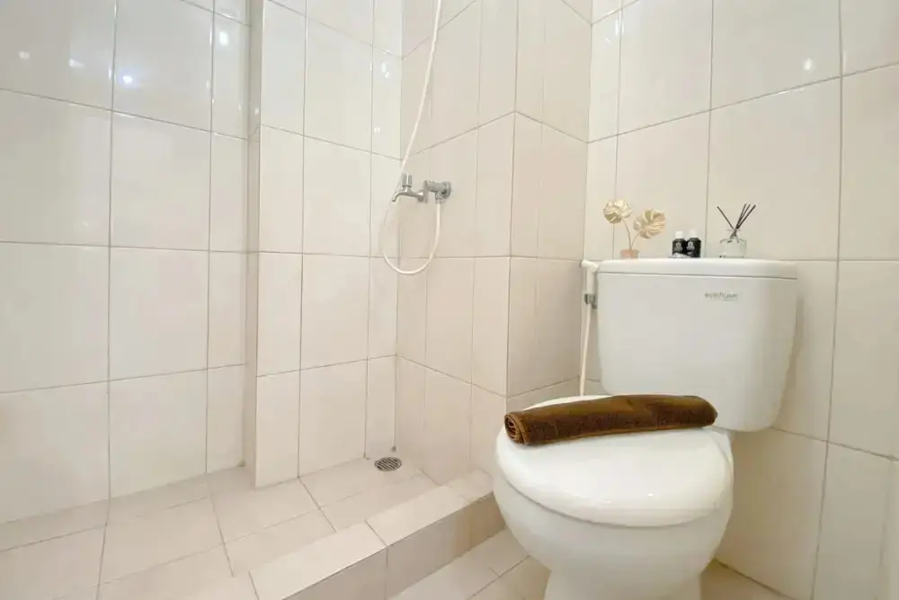 Бекаси: Homey And Compact Studio Apartment Springlake Summarecon Bekasi