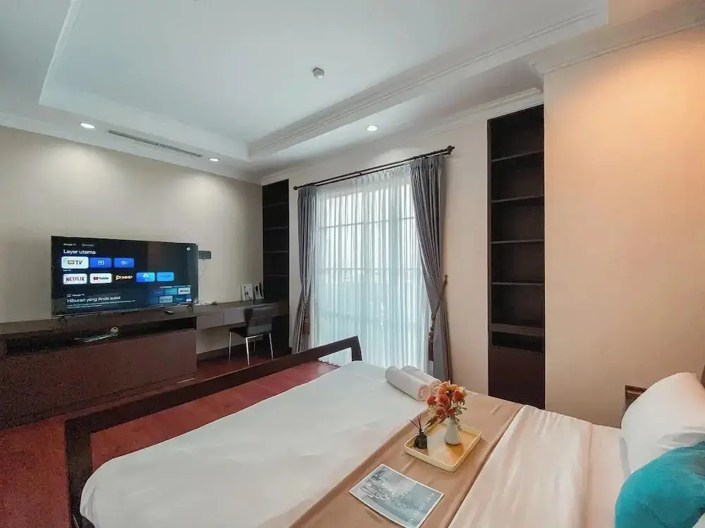 Джакарта: Spacious And Modern Look 3Br Bellezza Apartment