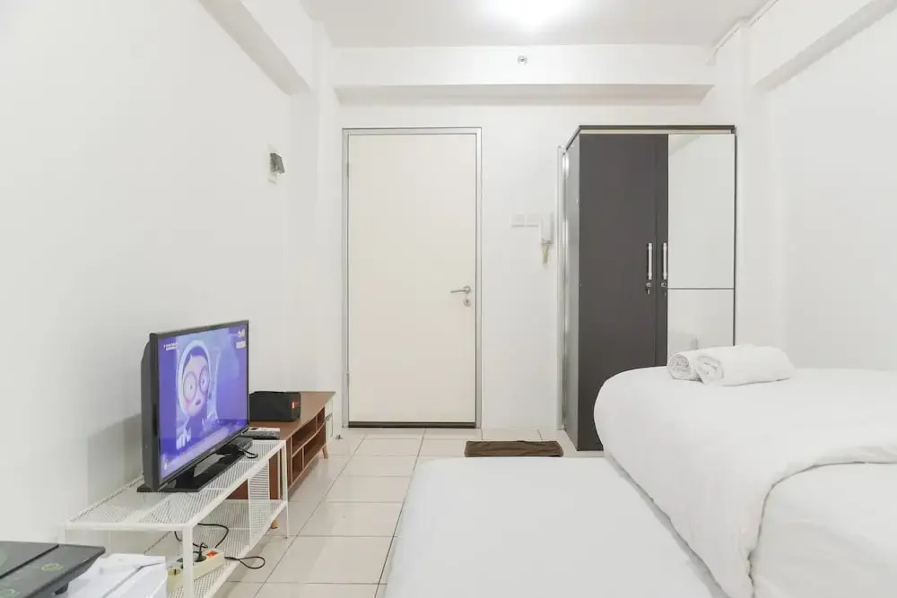 Джакарта: Good And Nice Studio At Green Bay Pluit Apartment