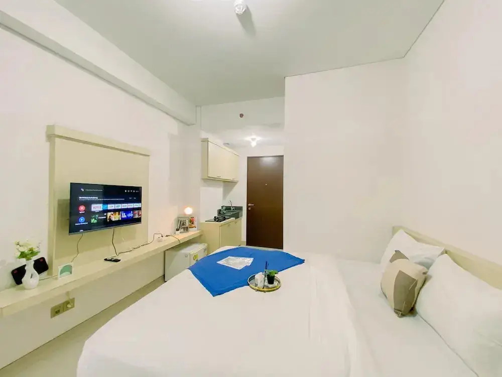 Депок: Modern Studio At Transpark Cibubur Apartment