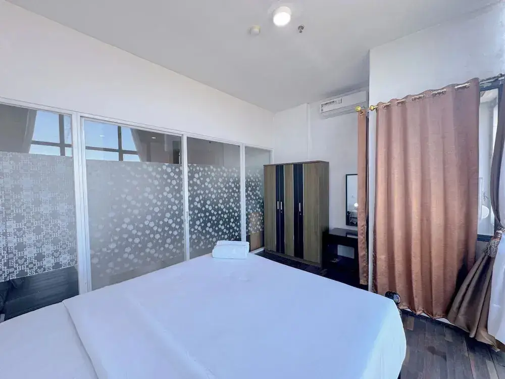Сурабая: Good Location And Relaxing 1Br Apartment At Aryaduta Residence