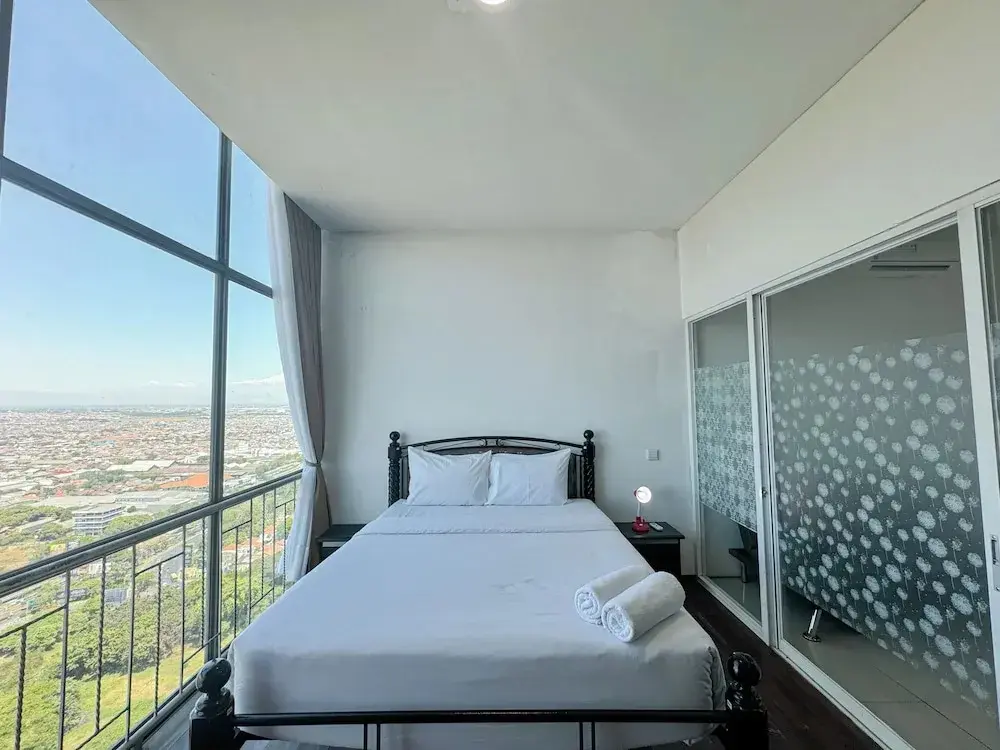 Сурабая: Good Location And Relaxing 1Br Apartment At Aryaduta Residence