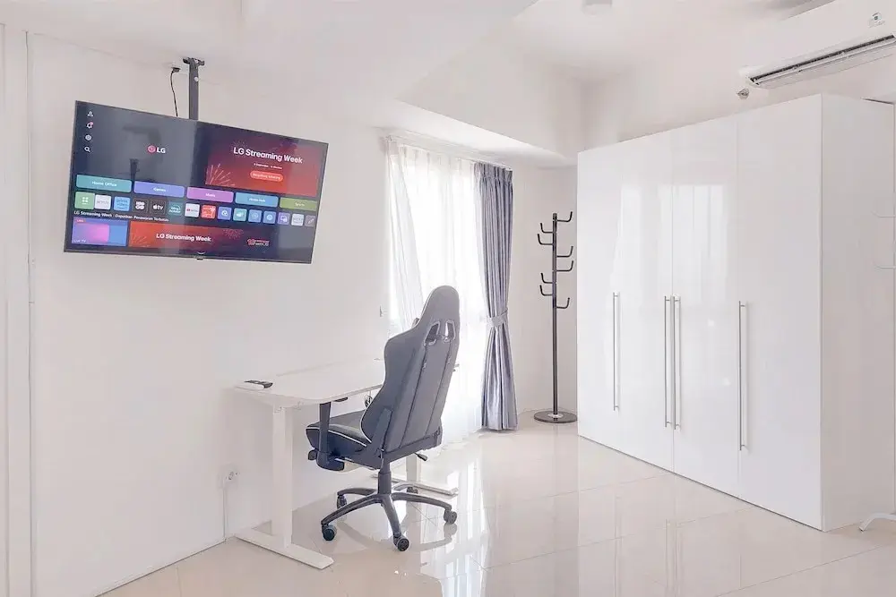 Южный Тангеранг: Comfy 1Br Apartment At Tamansari Bintaro Mansion