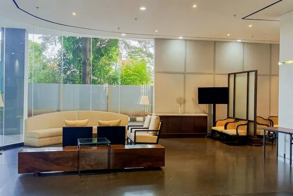 Южный Тангеранг: Comfy 1Br Apartment At Tamansari Bintaro Mansion