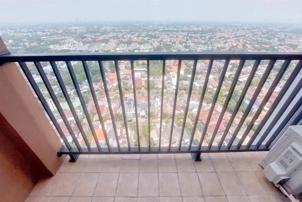 Южный Тангеранг: Comfy 1Br Apartment At Tamansari Bintaro Mansion