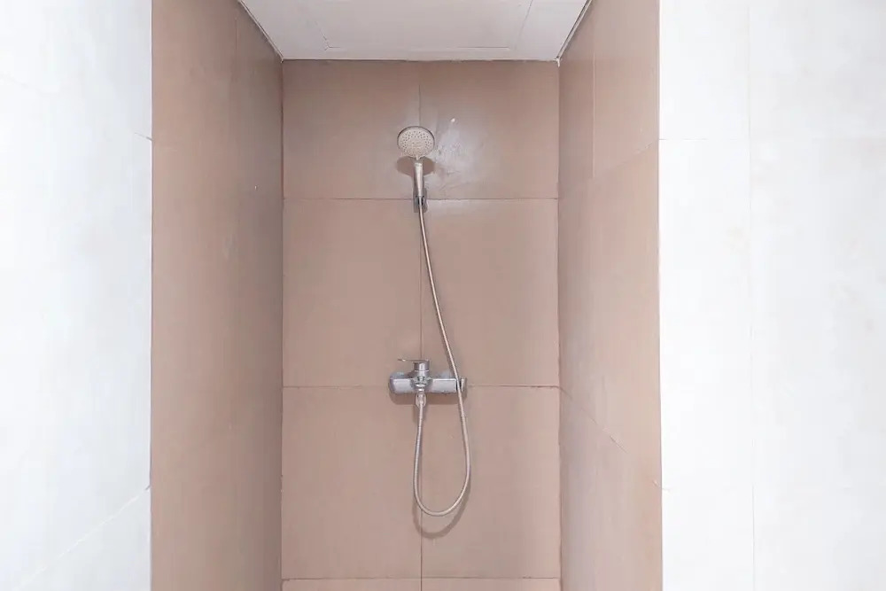 Южный Тангеранг: Comfy 1Br Apartment At Tamansari Bintaro Mansion