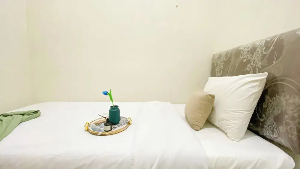 Джакарта: Good Choice And Restful 2Br Green Pramuka City Apartment Near Mall