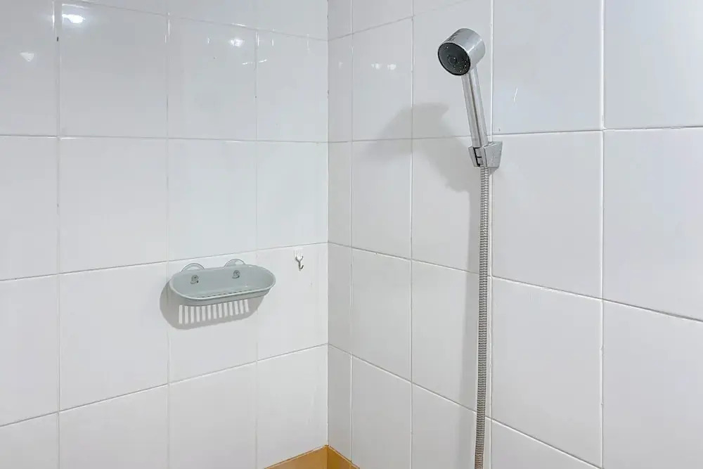 Джакарта: Comfort Living 2Br Green Pramuka City Near Mall Apartment