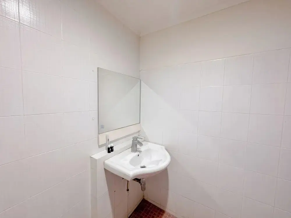 Сурабая: Best Price And Comfortable Living Studio At High Point Serviced Apartment