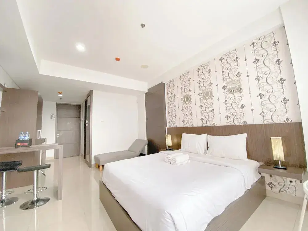 Бандунг: Tranquil Studio Room At Dago Suites Apartment