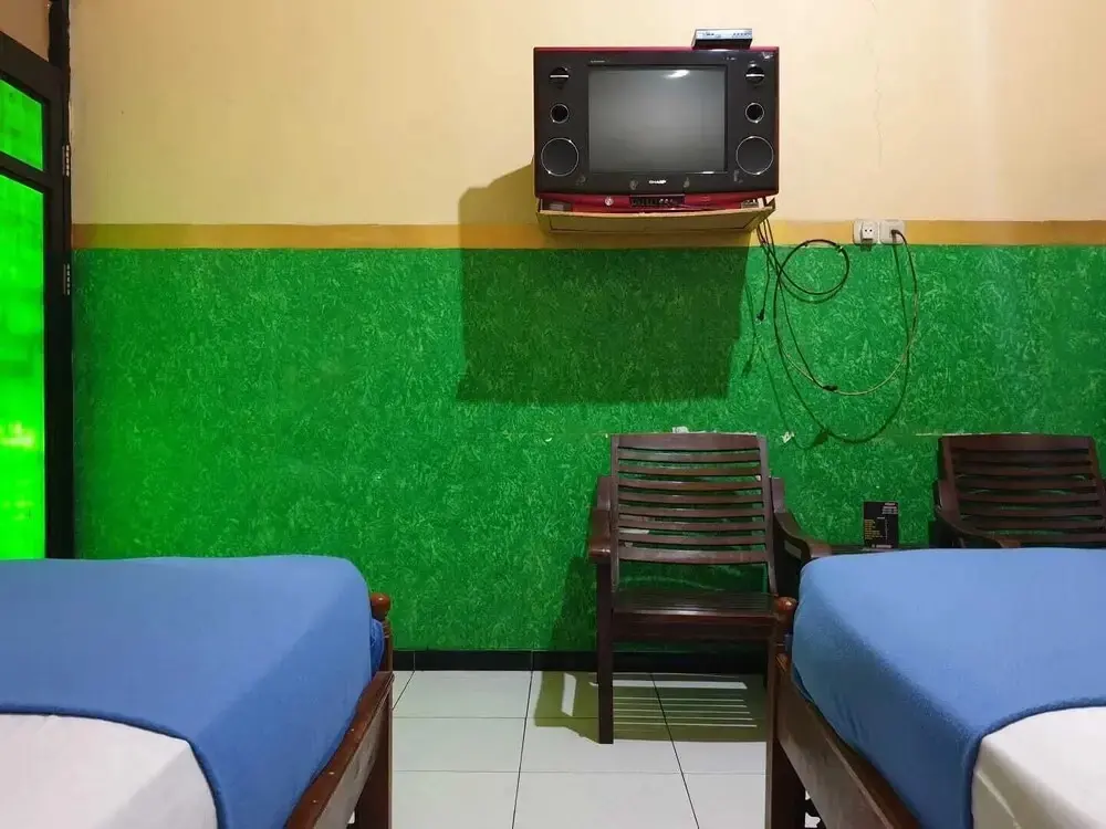 Проболинго: OYO 92693 Houstel Darma Syariah