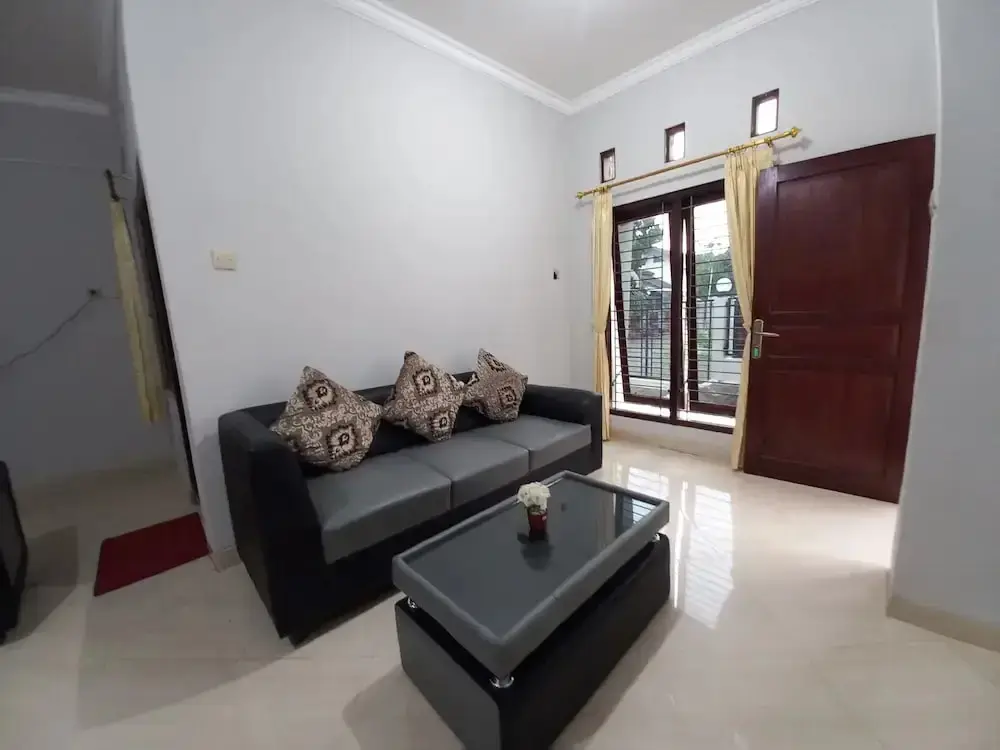 Слеман: Homestay Syariah Dekat Monjali dan JCM by Simply Homy