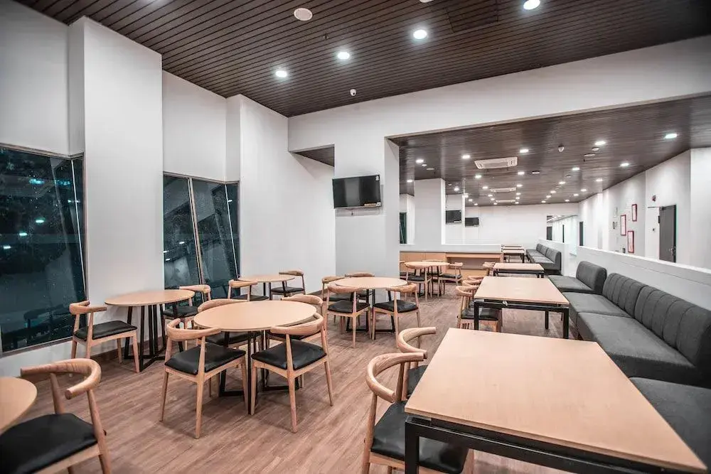 Джакарта: Super OYO Townhouse 1 Hotel Salemba