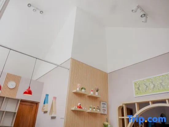 Блитар: Livy House by Yurooms.id