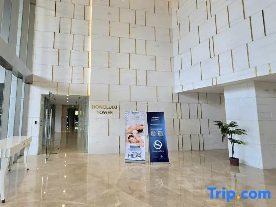Джакарта: Sea View with Bridge @Gold Coast 1BR at 33rd