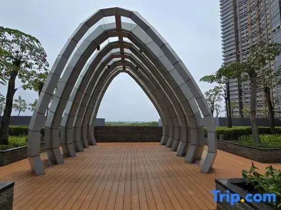 Джакарта: Sea View with Bridge @Gold Coast 1BR at 33rd