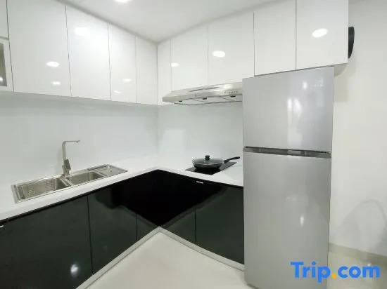 Батам: Near Ferry Terminal. COZY 02 Bedroom Condo. HarbourBay Residences.