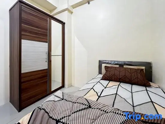 Джакарта: 2BR Apt Green Pramuka w/ WiFi, Netflix and Pool by 2ndHome