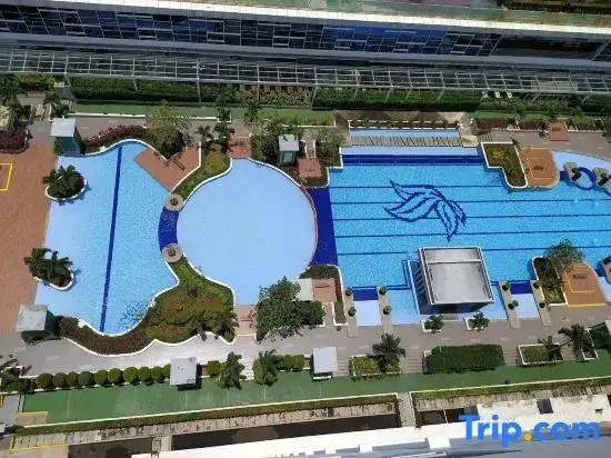 Джакарта: 2BR Apt Green Pramuka w/ WiFi, Netflix and Pool by 2ndHome