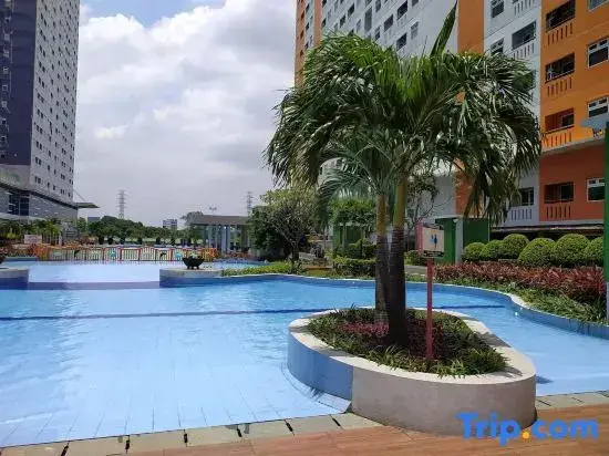 Джакарта: 2BR Apt Green Pramuka w/ WiFi, Netflix and Pool by 2ndHome