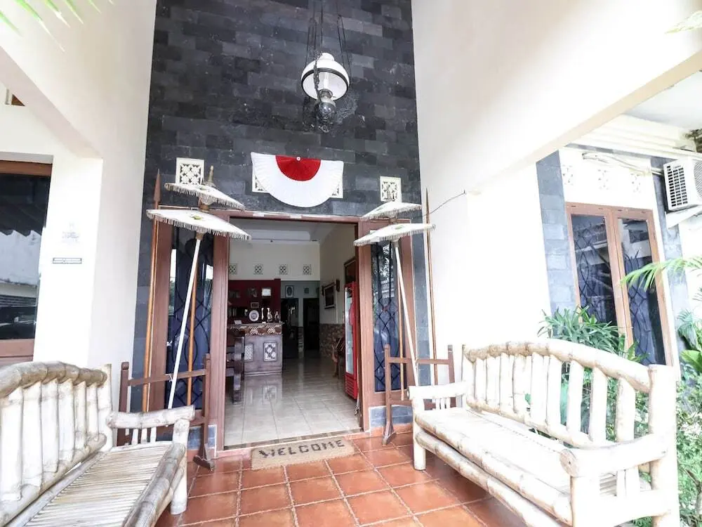 Ngaglik: NIDA Rooms Padma 23 Monjali Jogja at Guest House Ndalem Padma Asri