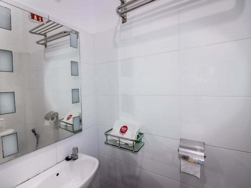 Ngaglik: NIDA Rooms Padma 23 Monjali Jogja at Guest House Ndalem Padma Asri