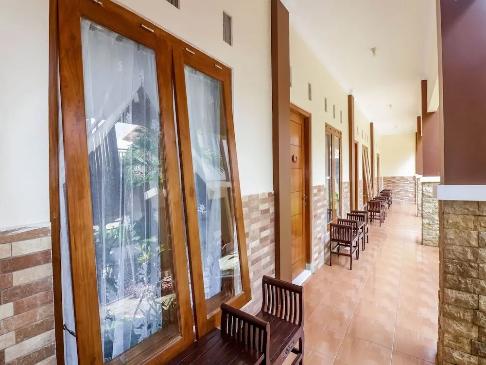 Ngaglik: NIDA Rooms Padma 23 Monjali Jogja at Guest House Ndalem Padma Asri