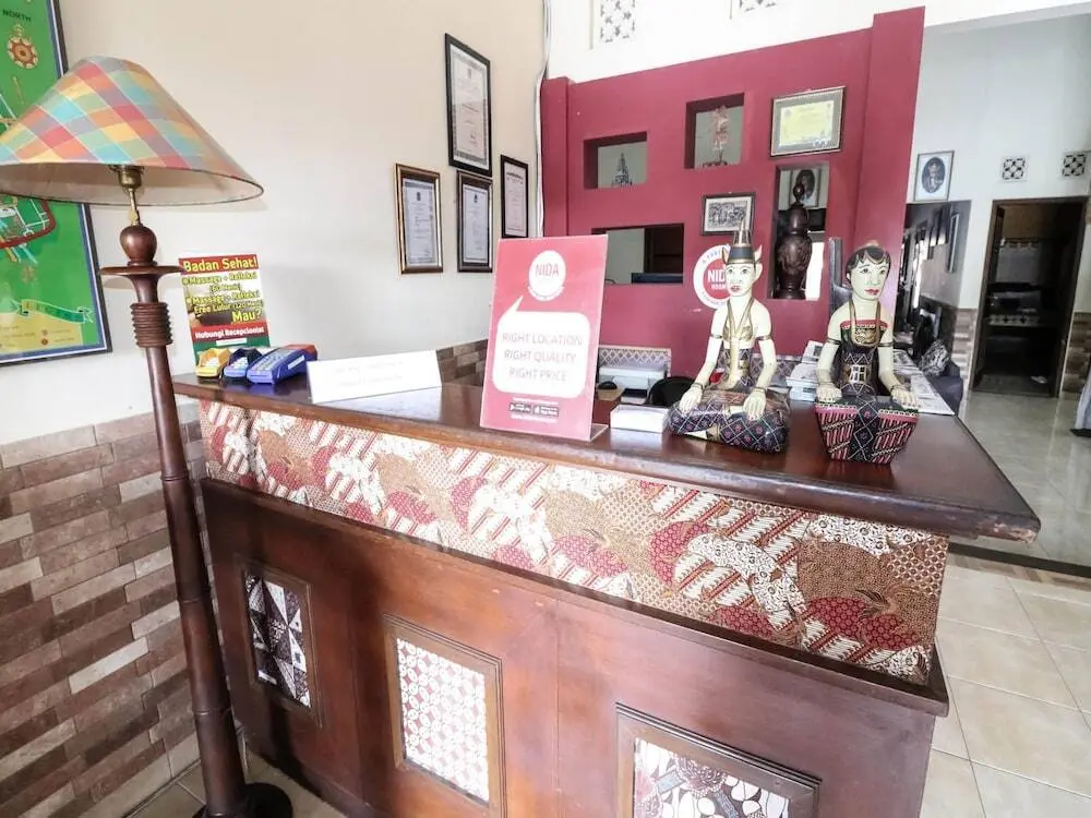 Ngaglik: NIDA Rooms Padma 23 Monjali Jogja at Guest House Ndalem Padma Asri