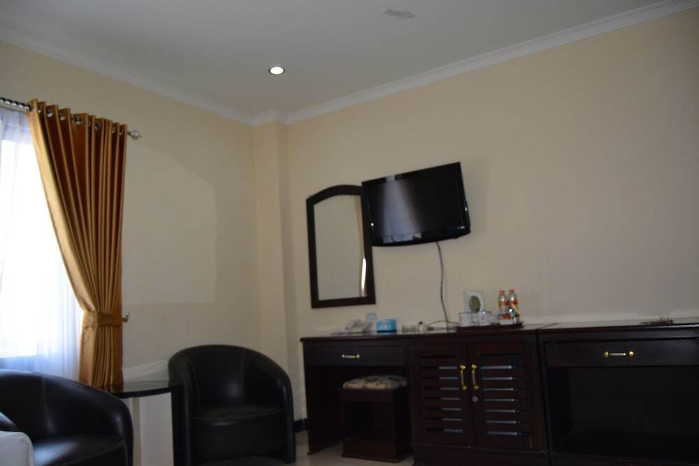 Понорого: Hotel Juanda